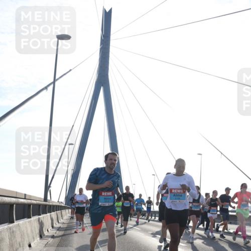 03.10.2026 - Köhlbrandbrückenlauf Tim E. http://msf.ph/oto/10611719 03.10.2026 09:27:26 Position 1 2196 meine-sportfotos.de