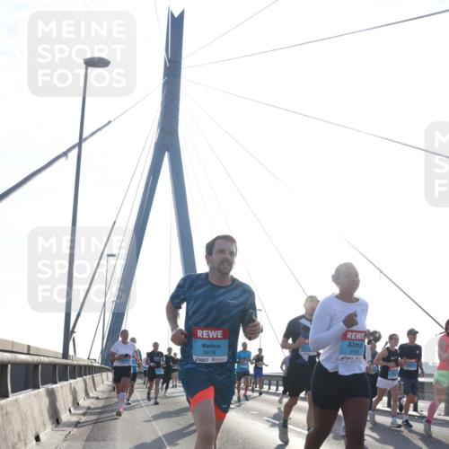 03.10.2026 - Köhlbrandbrückenlauf Tim E. http://msf.ph/oto/10611725 03.10.2026 09:27:27 Position 1 3818, 2196 meine-sportfotos.de