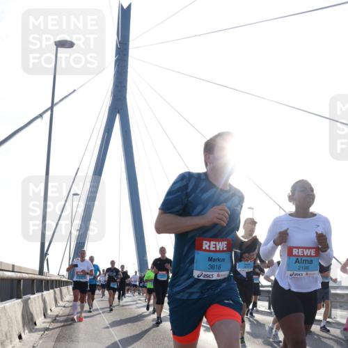 03.10.2026 - Köhlbrandbrückenlauf Tim E. http://msf.ph/oto/10611733 03.10.2026 09:27:27 Position 1 3818, 2196 meine-sportfotos.de