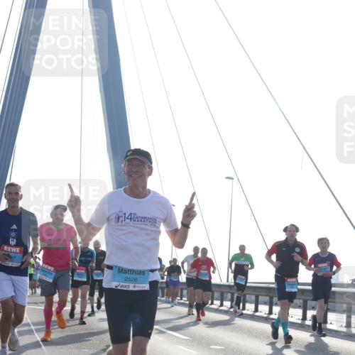 03.10.2026 - Köhlbrandbrückenlauf Tim E. http://msf.ph/oto/10611827 03.10.2026 09:27:34 Position 1 411, 10, 2022, 2526 meine-sportfotos.de