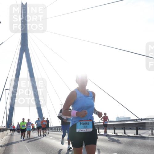 03.10.2026 - Köhlbrandbrückenlauf Tim E. http://msf.ph/oto/10611939 03.10.2026 09:27:43 Position 1 1268 meine-sportfotos.de