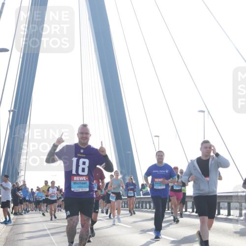 03.10.2026 - Köhlbrandbrückenlauf Tim E. http://msf.ph/oto/10612094 03.10.2026 09:27:59 Position 1 18, 1551 meine-sportfotos.de