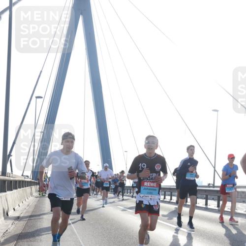 03.10.2026 - Köhlbrandbrückenlauf Tim E. http://msf.ph/oto/10612138 03.10.2026 09:28:05 Position 1 19, 2580 meine-sportfotos.de