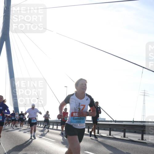 03.10.2026 - Köhlbrandbrückenlauf Tim E. http://msf.ph/oto/10612177 03.10.2026 09:28:08 Position 1 1564 meine-sportfotos.de