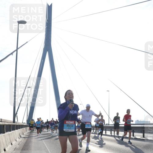 03.10.2026 - Köhlbrandbrückenlauf Tim E. http://msf.ph/oto/10612190 03.10.2026 09:28:09 Position 1 202 meine-sportfotos.de