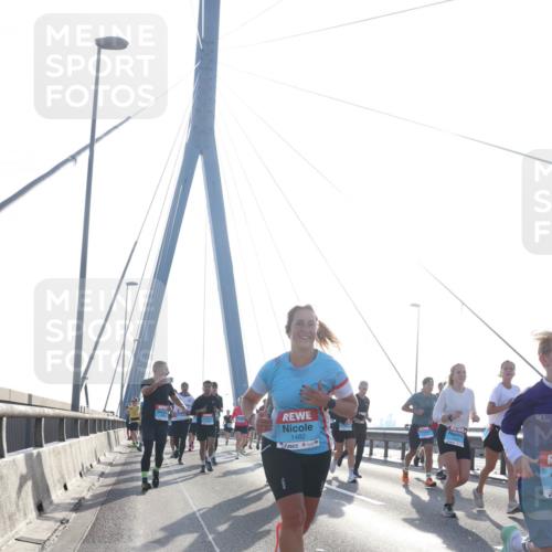 03.10.2026 - Köhlbrandbrückenlauf Tim E. http://msf.ph/oto/10612250 03.10.2026 09:28:14 Position 1 1482 meine-sportfotos.de