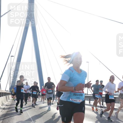 03.10.2026 - Köhlbrandbrückenlauf Tim E. http://msf.ph/oto/10612257 03.10.2026 09:28:14 Position 1 1482 meine-sportfotos.de