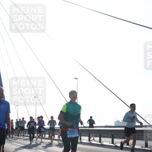 03.10.2026 - Köhlbrandbrückenlauf Tim E. http://msf.ph/oto/10612443 03.10.2026 09:28:28 Position 1 20, 2716 meine-sportfotos.de