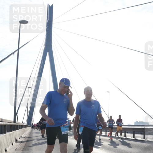 03.10.2026 - Köhlbrandbrückenlauf Tim E. http://msf.ph/oto/10612454 03.10.2026 09:28:29 Position 1 2015, 2, 20, 2015, 20 meine-sportfotos.de