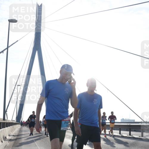 03.10.2026 - Köhlbrandbrückenlauf Tim E. http://msf.ph/oto/10612460 03.10.2026 09:28:30 Position 1 2015, 28, 20, 2015, 20 meine-sportfotos.de
