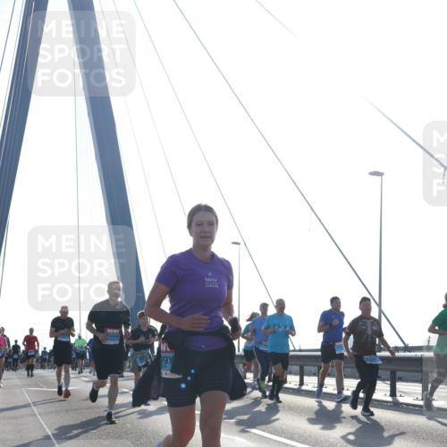 03.10.2026 - Köhlbrandbrückenlauf Tim E. http://msf.ph/oto/10612553 03.10.2026 09:28:37 Position 1  meine-sportfotos.de