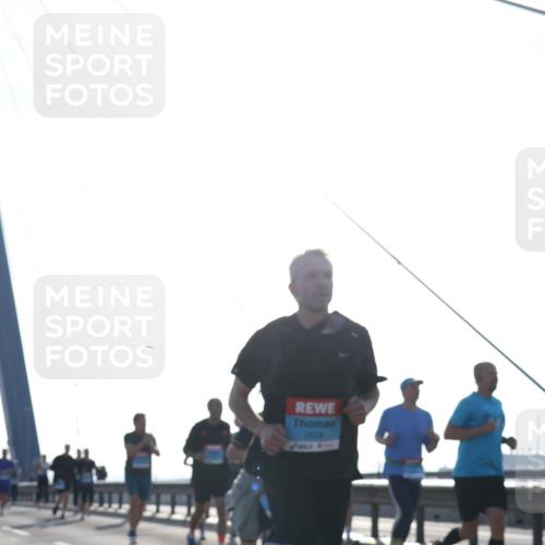 03.10.2026 - Köhlbrandbrückenlauf Tim E. http://msf.ph/oto/10612584 03.10.2026 09:28:40 Position 1 2624 meine-sportfotos.de