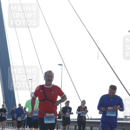 03.10.2026 - Köhlbrandbrückenlauf Tim E. http://msf.ph/oto/10612643 03.10.2026 09:28:47 Position 1 2078, 2579 meine-sportfotos.de