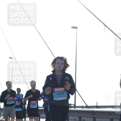 03.10.2026 - Köhlbrandbrückenlauf Tim E. http://msf.ph/oto/10612693 03.10.2026 09:28:52 Position 1 2717 meine-sportfotos.de