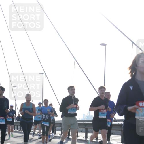03.10.2026 - Köhlbrandbrückenlauf Tim E. http://msf.ph/oto/10612705 03.10.2026 09:28:53 Position 1 2522, 66, 1031 meine-sportfotos.de