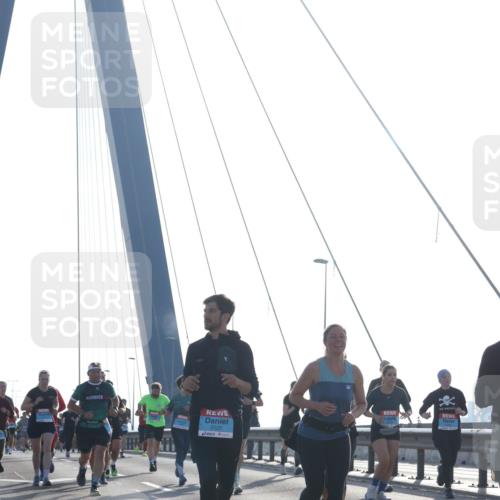 03.10.2026 - Köhlbrandbrückenlauf Tim E. http://msf.ph/oto/10612713 03.10.2026 09:28:54 Position 1 2522 meine-sportfotos.de