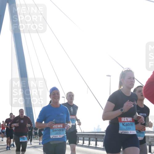 03.10.2026 - Köhlbrandbrückenlauf Tim E. http://msf.ph/oto/10612817 03.10.2026 09:29:01 Position 1 2578, 1254, 419 meine-sportfotos.de