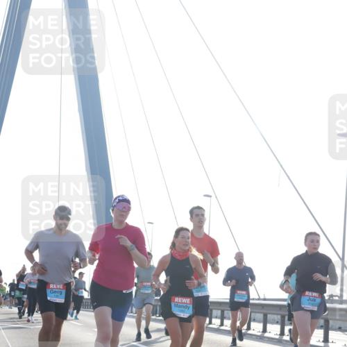 03.10.2026 - Köhlbrandbrückenlauf Tim E. http://msf.ph/oto/10612905 03.10.2026 09:29:10 Position 1 3147 meine-sportfotos.de