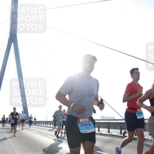 03.10.2026 - Köhlbrandbrückenlauf Tim E. http://msf.ph/oto/10612946 03.10.2026 09:29:13 Position 1 1380 meine-sportfotos.de