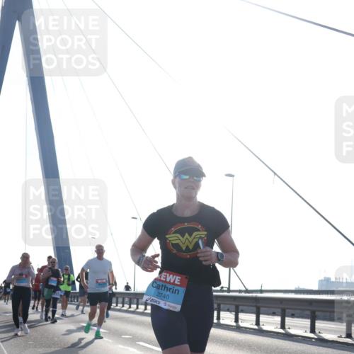 03.10.2026 - Köhlbrandbrückenlauf Tim E. http://msf.ph/oto/10612963 03.10.2026 09:29:15 Position 1 2740 meine-sportfotos.de