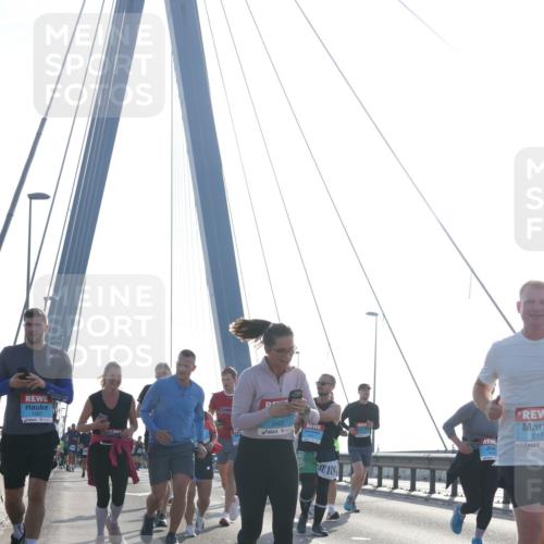 03.10.2026 - Köhlbrandbrückenlauf Tim E. http://msf.ph/oto/10612989 03.10.2026 09:29:18 Position 1 2402, 2179 meine-sportfotos.de