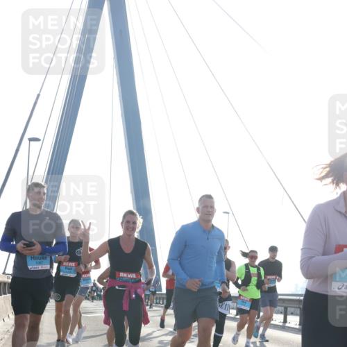 03.10.2026 - Köhlbrandbrückenlauf Tim E. http://msf.ph/oto/10613015 03.10.2026 09:29:19 Position 1 1067 meine-sportfotos.de