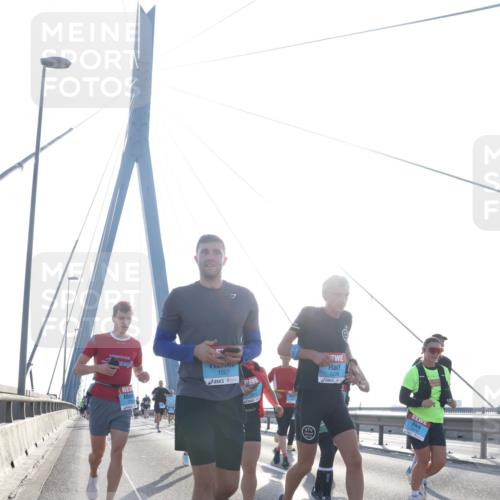 03.10.2026 - Köhlbrandbrückenlauf Tim E. http://msf.ph/oto/10613046 03.10.2026 09:29:21 Position 1 1067, 1208 meine-sportfotos.de