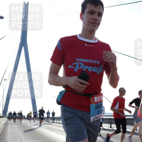 03.10.2026 - Köhlbrandbrückenlauf Tim E. http://msf.ph/oto/10613073 03.10.2026 09:29:23 Position 1 2335 meine-sportfotos.de