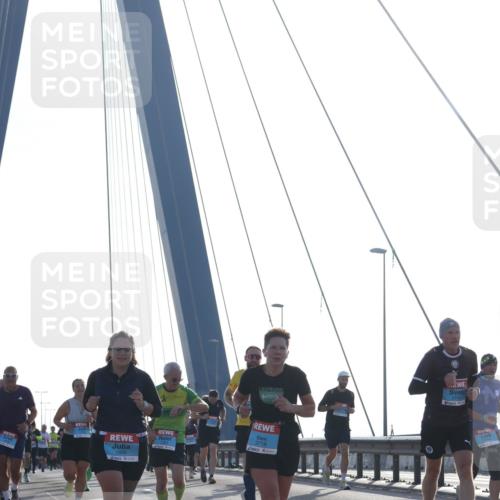 03.10.2026 - Köhlbrandbrückenlauf Tim E. http://msf.ph/oto/10613117 03.10.2026 09:29:28 Position 1 1955, 3718 meine-sportfotos.de