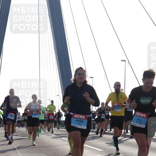 03.10.2026 - Köhlbrandbrückenlauf Tim E. http://msf.ph/oto/10613134 03.10.2026 09:29:29 Position 1 1955, 3019, 3718 meine-sportfotos.de