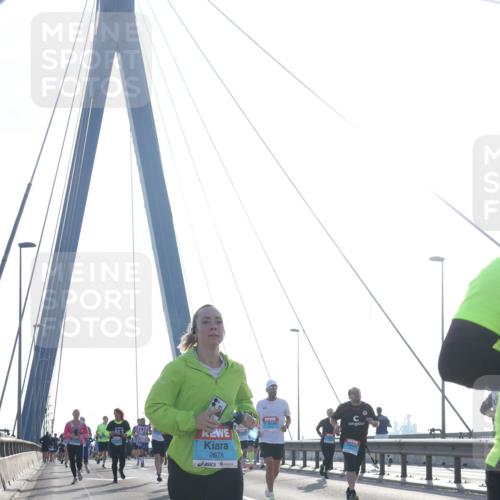 03.10.2026 - Köhlbrandbrückenlauf Tim E. http://msf.ph/oto/10613278 03.10.2026 09:29:41 Position 1 2678 meine-sportfotos.de