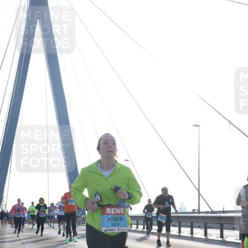 03.10.2026 - Köhlbrandbrückenlauf Tim E. http://msf.ph/oto/10613287 03.10.2026 09:29:41 Position 1 2678 meine-sportfotos.de