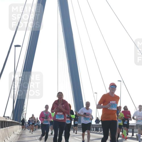 03.10.2026 - Köhlbrandbrückenlauf Tim E. http://msf.ph/oto/10613298 03.10.2026 09:29:43 Position 1 2087 meine-sportfotos.de