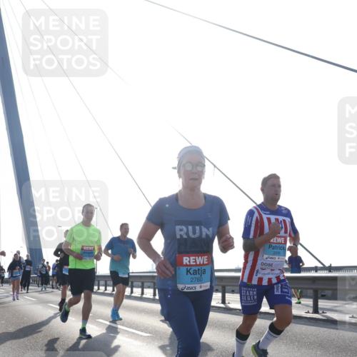 03.10.2026 - Köhlbrandbrückenlauf Tim E. http://msf.ph/oto/10613373 03.10.2026 09:29:50 Position 1 2760, 3336 meine-sportfotos.de
