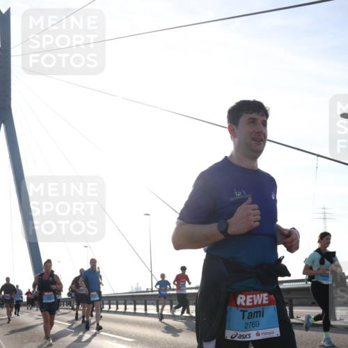 03.10.2026 - Köhlbrandbrückenlauf Tim E. http://msf.ph/oto/10613475 03.10.2026 09:30:00 Position 1 2769 meine-sportfotos.de