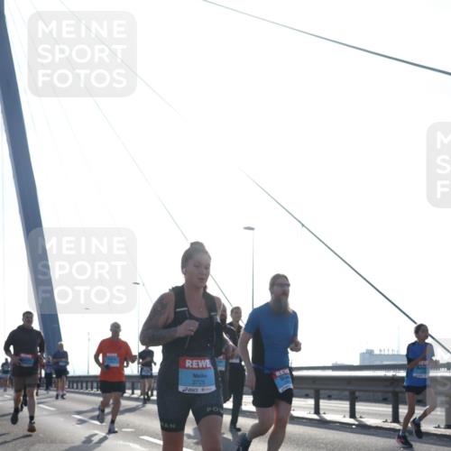 03.10.2026 - Köhlbrandbrückenlauf Tim E. http://msf.ph/oto/10613500 03.10.2026 09:30:02 Position 1 3725 meine-sportfotos.de