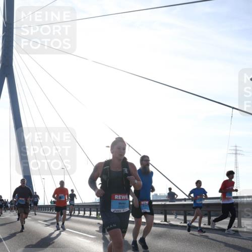 03.10.2026 - Köhlbrandbrückenlauf Tim E. http://msf.ph/oto/10613503 03.10.2026 09:30:02 Position 1 3725 meine-sportfotos.de