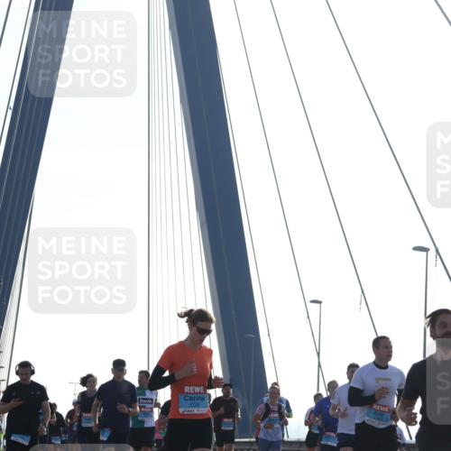 03.10.2026 - Köhlbrandbrückenlauf Tim E. http://msf.ph/oto/10613604 03.10.2026 09:30:13 Position 1 2706, 2529 meine-sportfotos.de