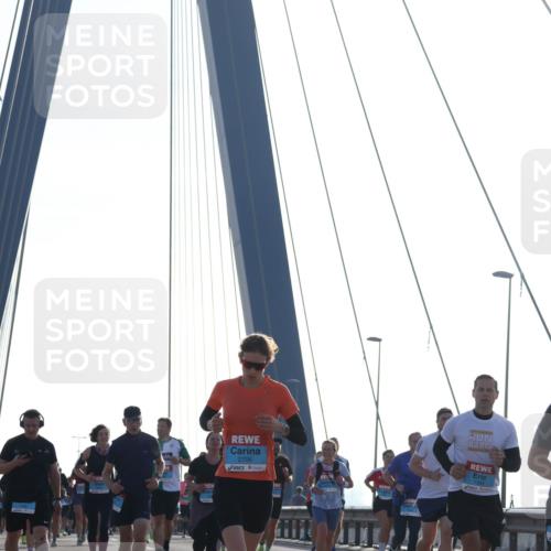 03.10.2026 - Köhlbrandbrückenlauf Tim E. http://msf.ph/oto/10613607 03.10.2026 09:30:13 Position 1 2706 meine-sportfotos.de