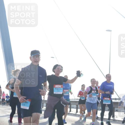 03.10.2026 - Köhlbrandbrückenlauf Tim E. http://msf.ph/oto/10613660 03.10.2026 09:30:18 Position 1 2273, 2591 meine-sportfotos.de