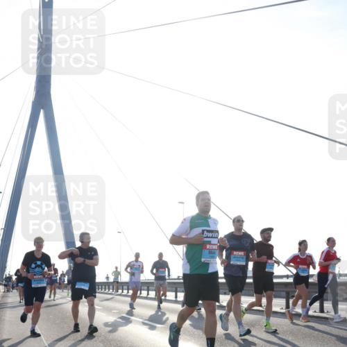03.10.2026 - Köhlbrandbrückenlauf Tim E. http://msf.ph/oto/10613713 03.10.2026 09:30:21 Position 1 1569, 4 meine-sportfotos.de