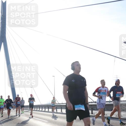 03.10.2026 - Köhlbrandbrückenlauf Tim E. http://msf.ph/oto/10613756 03.10.2026 09:30:24 Position 1 1739, 3751 meine-sportfotos.de