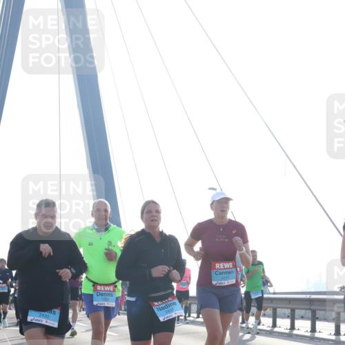 03.10.2026 - Köhlbrandbrückenlauf Tim E. http://msf.ph/oto/10613776 03.10.2026 09:30:26 Position 1 2433, 42, 195, 1503, 2457, 1217 meine-sportfotos.de