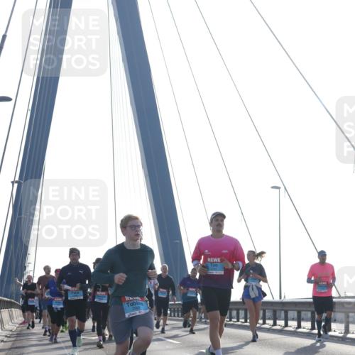 03.10.2026 - Köhlbrandbrückenlauf Tim E. http://msf.ph/oto/10613802 03.10.2026 09:30:29 Position 1 2549 meine-sportfotos.de