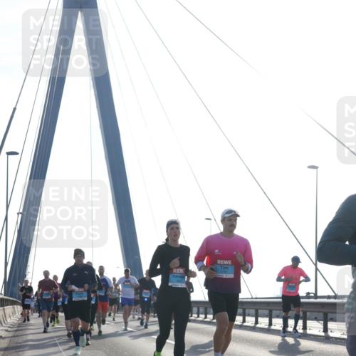 03.10.2026 - Köhlbrandbrückenlauf Tim E. http://msf.ph/oto/10613827 03.10.2026 09:30:30 Position 1 2787 meine-sportfotos.de