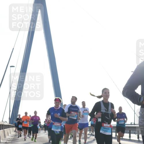 03.10.2026 - Köhlbrandbrückenlauf Tim E. http://msf.ph/oto/10613892 03.10.2026 09:30:34 Position 1 20 meine-sportfotos.de