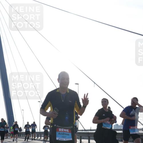 03.10.2026 - Köhlbrandbrückenlauf Tim E. http://msf.ph/oto/10614052 03.10.2026 09:30:44 Position 1 1527, 1675 meine-sportfotos.de