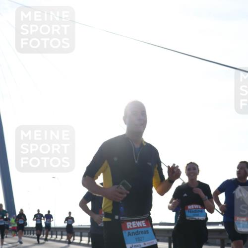 03.10.2026 - Köhlbrandbrückenlauf Tim E. http://msf.ph/oto/10614056 03.10.2026 09:30:45 Position 1 1527 meine-sportfotos.de