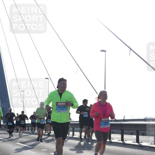 03.10.2026 - Köhlbrandbrückenlauf Tim E. http://msf.ph/oto/10614212 03.10.2026 09:30:57 Position 1 2159, 2806 meine-sportfotos.de