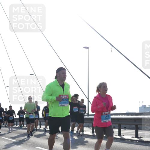 03.10.2026 - Köhlbrandbrückenlauf Tim E. http://msf.ph/oto/10614216 03.10.2026 09:30:57 Position 1 2159, 2806 meine-sportfotos.de